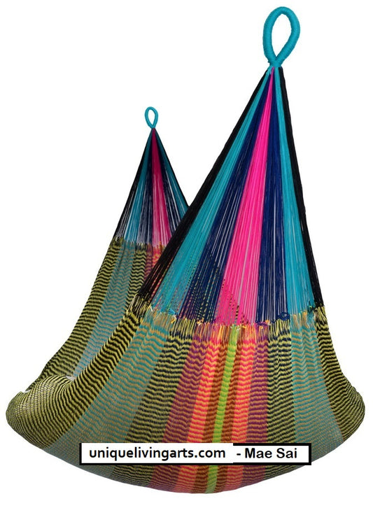 ULA Colorful hammocks - Mae Sai