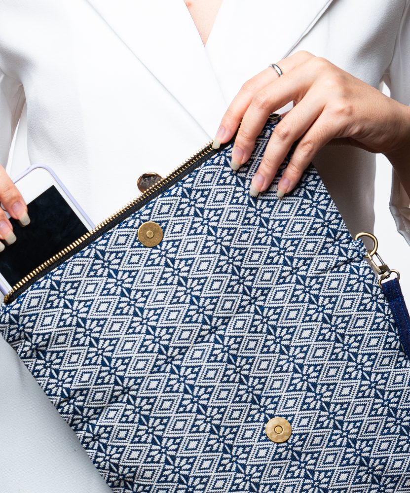 Wristlet foldable bag